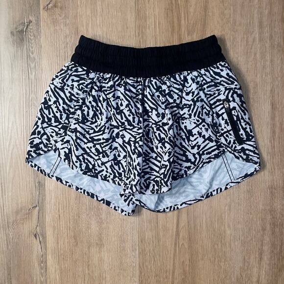 Lululemon Tracker Short III *4-way Stretch - Picture 8 of 16